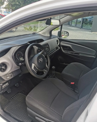 Toyota Yaris cena 38900 przebieg: 152000, rok produkcji 2018 z Chrzanów małe 154